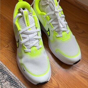 Nike Cosmic Runner GS in Vibrant Neon